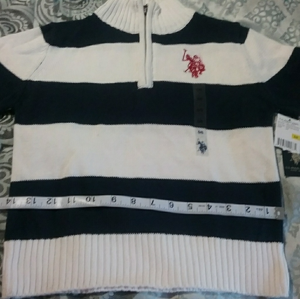 Sweatshirt